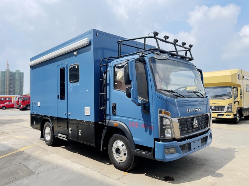 重汽豪沃方舱款房车