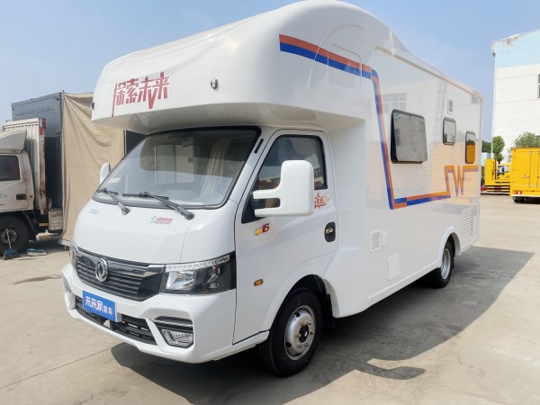 十几万买台小C型房车还是自动挡 配置能满足日常旅行需求