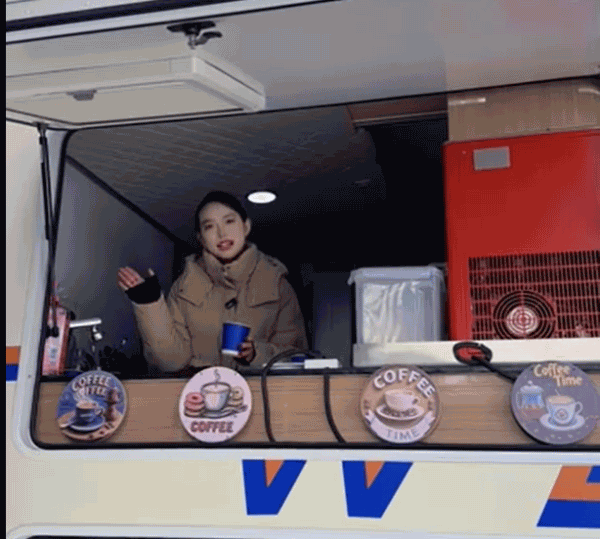 一边旅行一边赚钱，这一切我居然在一台房车上实现了