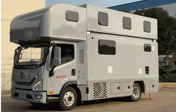 解放虎6G增程式房车，100度电续航无忧，打造移动生活新方式