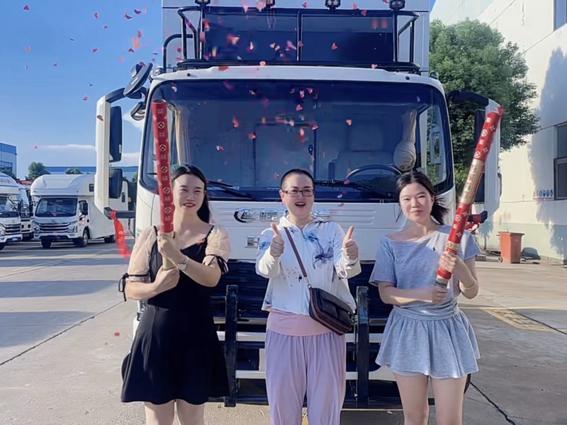 豪沃方舱款房车交付案例