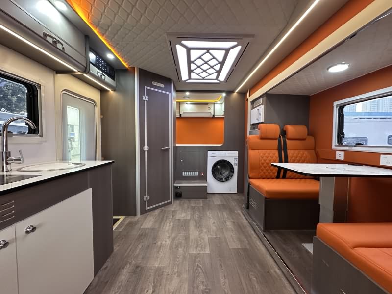 重汽豪沃侧拓展房车 (3).jpg