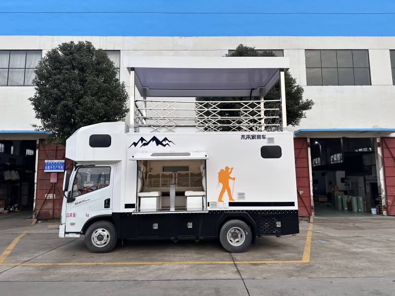 上汽跃进H500双功能房车：一边旅居看世界，一边移动当老板